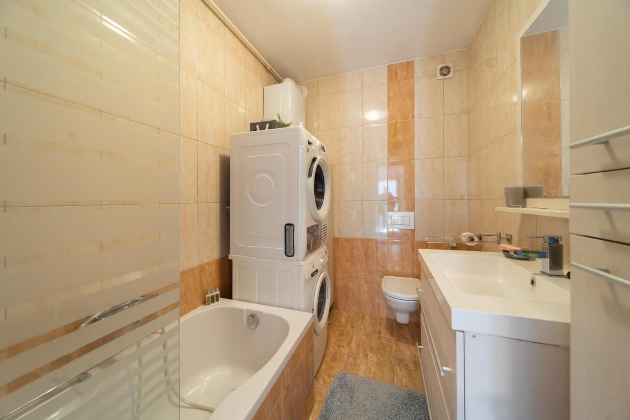 Super Petrova Apartment Zagabria Esterno foto