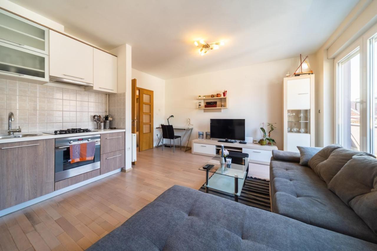 Super Petrova Apartment Zagabria Esterno foto